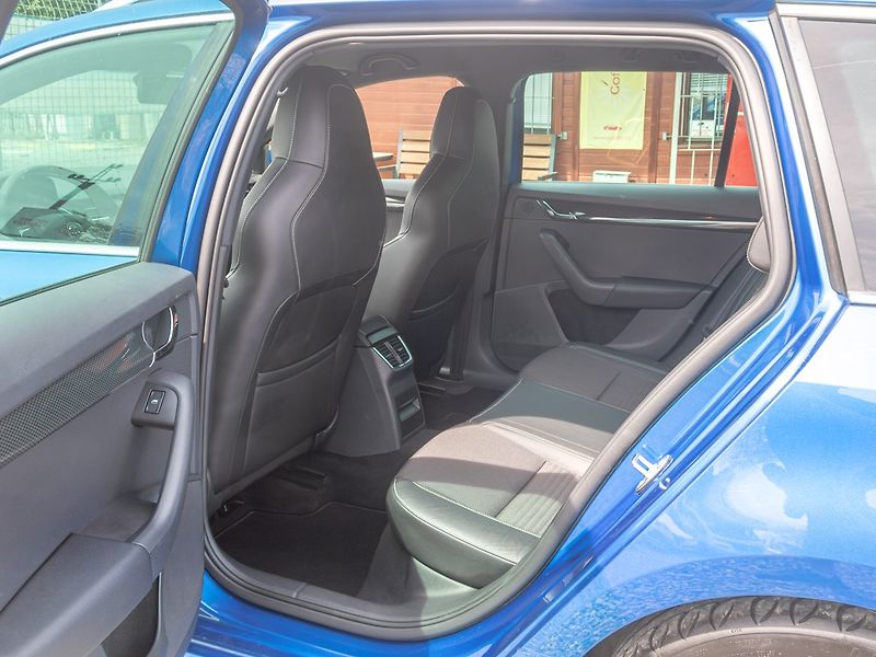 Škoda Octavia (2015) 2.0TDI 135KW RS – NAVIGACE - fotka 35 z 49