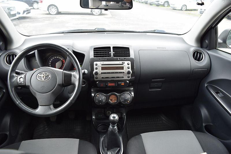 Toyota Urban Cruiser (2011) 1.4 66kw D4D AWD SOL-HIGH - fotka 17 z 40