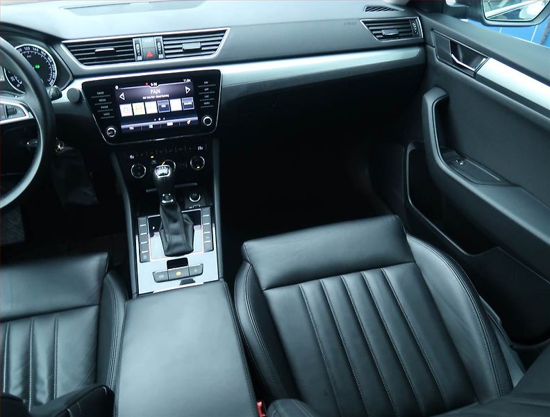 Škoda Superb (2018) Style 2.0 TDI, Automat, Kůže - fotka 8 z 15