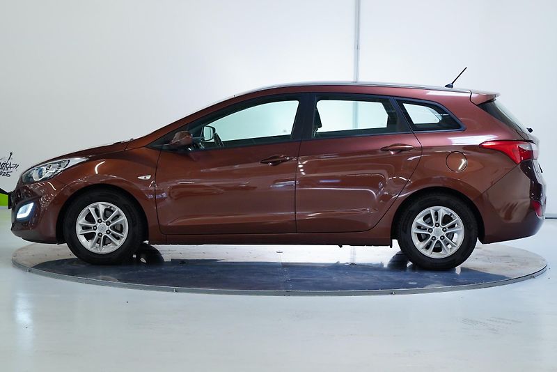 Hyundai i30 - fotka 3 z 30