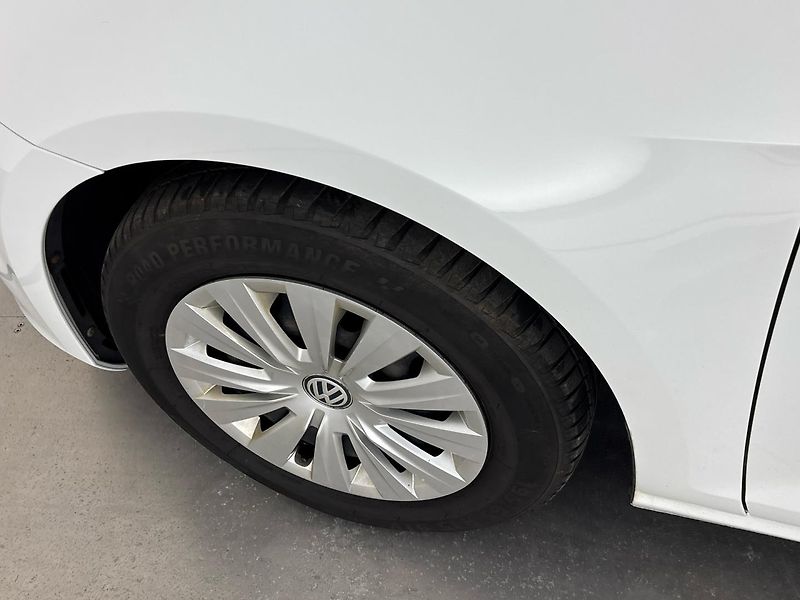 Volkswagen Golf Trendline - fotka 28 z 28