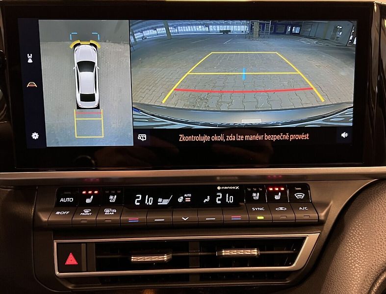 Toyota Camry 2.5 Hybrid AT EXECUTIVE - fotka 6 z 16