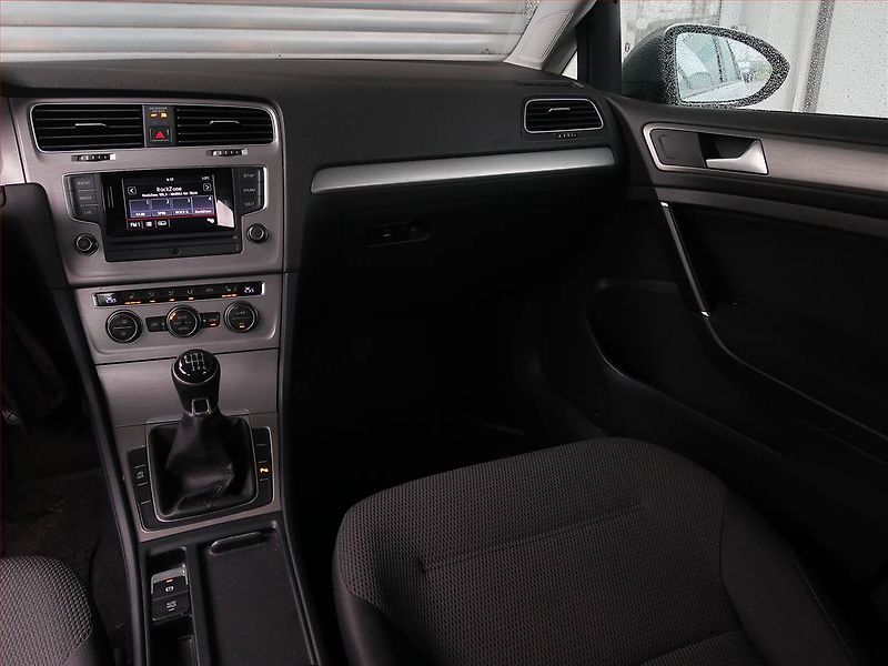 Volkswagen Golf (2015) 1.4 TSI, Tempomat - fotka 8 z 15