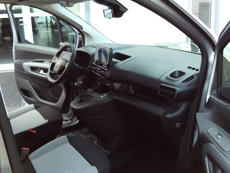 Citroën Berlingo (2026)  XL PLUS PROFI Petrol 110k Man - fotka 6 z 13