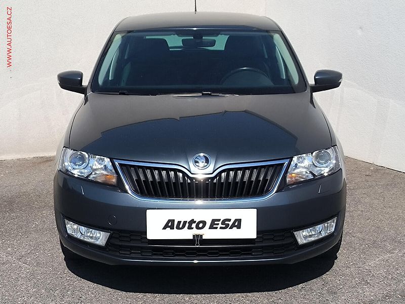 Škoda Rapid (2016) 1.6 TDi, xenon, autoAC - fotka 2 z 19