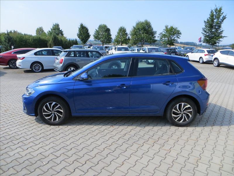Volkswagen Polo 1,0 TSI 70kW Virtual+Digiklima - fotka 4 z 21