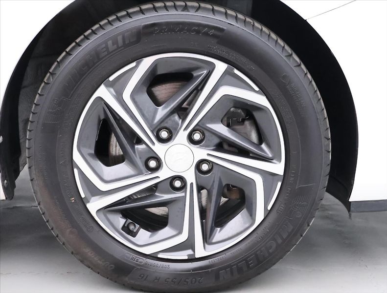 Hyundai i30 1,5 i Comfort Family CZ 2.Maj - fotka 24 z 31