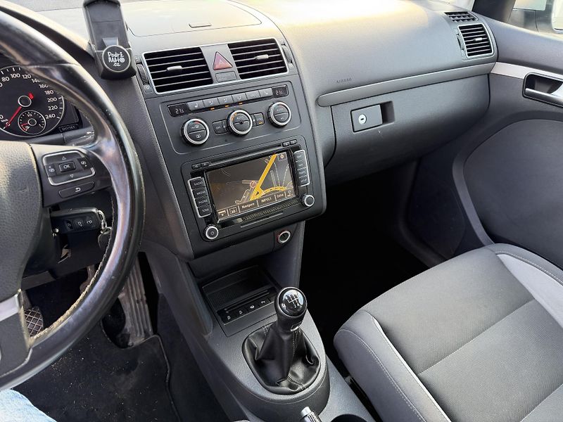 Volkswagen Touran 1,6 TDi/77kW - Webasto,TZ,... - fotka 28 z 60