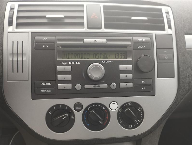 Ford C-MAX 1,6 74 KW - fotka 13 z 15