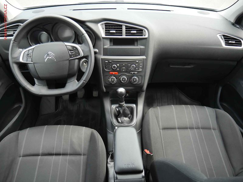 Citroën C4 (2012) 1.4i, 2.maj,ČR, AC - fotka 8 z 18