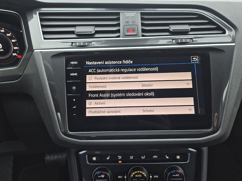 Volkswagen Tiguan 2,0TDi 140kw DSG 4x4 18ALU TZ - fotka 25 z 50