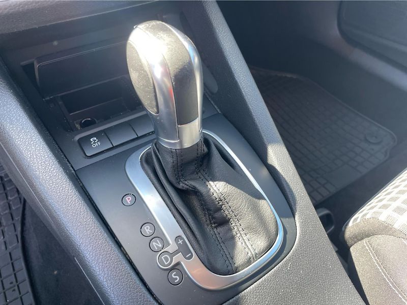 Volkswagen Scirocco 2.0 TSI DSG6° - fotka 22 z 26