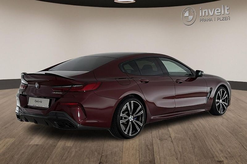 BMW Řada 8 M850i xDrive - fotka 3 z 28