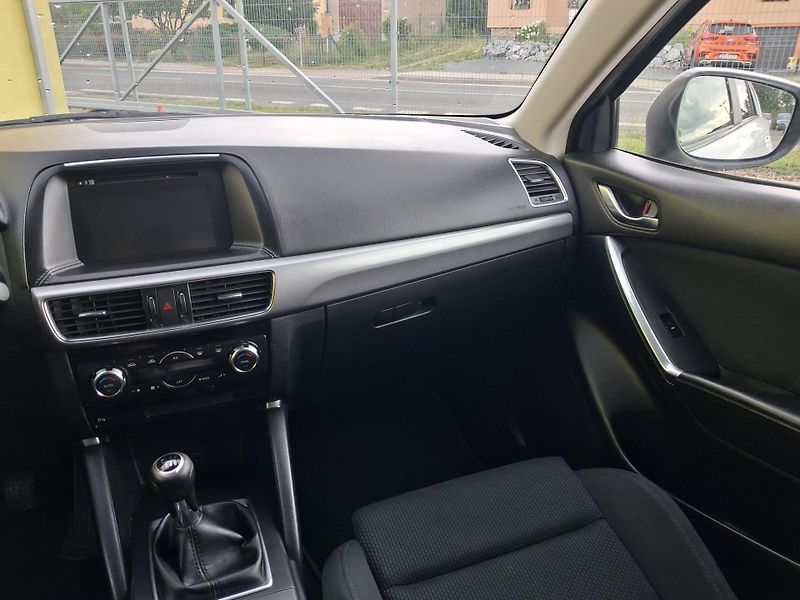 Mazda CX-5 (2016) 2,2 SKYACTIV 4x4 NAVI SERVISKA - fotka 20 z 37