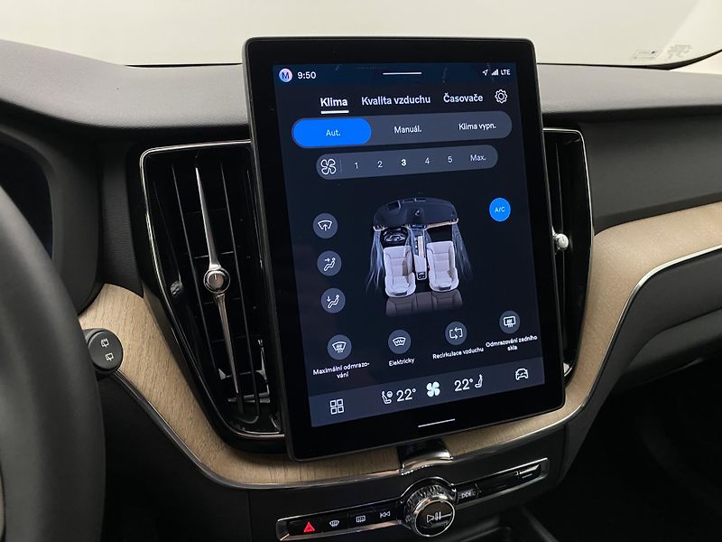 Volvo XC60 T6 AWD RECHARGE DARK PLUS CZ - fotka 41 z 62