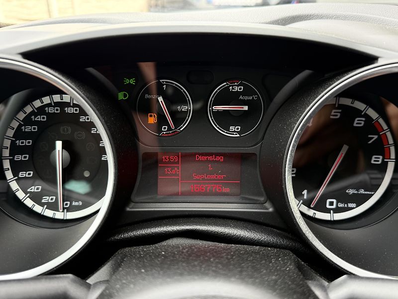 Alfa Romeo Giulietta 1,4 TB 125kW Xenony - fotka 27 z 36