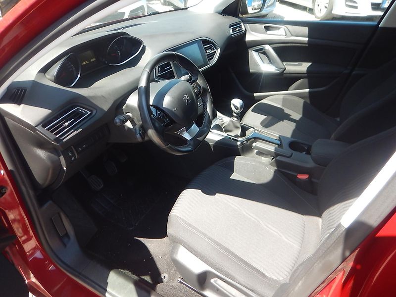 Peugeot 308 1.2 , 96 kw - fotka 12 z 15