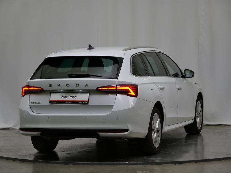 Škoda Octavia - fotka 2 z 26