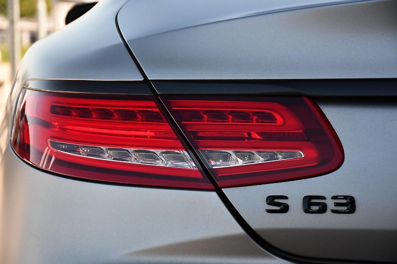 Mercedes-Benz Třídy S 63 AMG 4MATIC TOP VÝBAVA - fotka 28 z 49