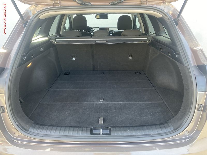 Kia Ceed (2018) 1.4T-GDi, ČR, AT, navi - fotka 7 z 21