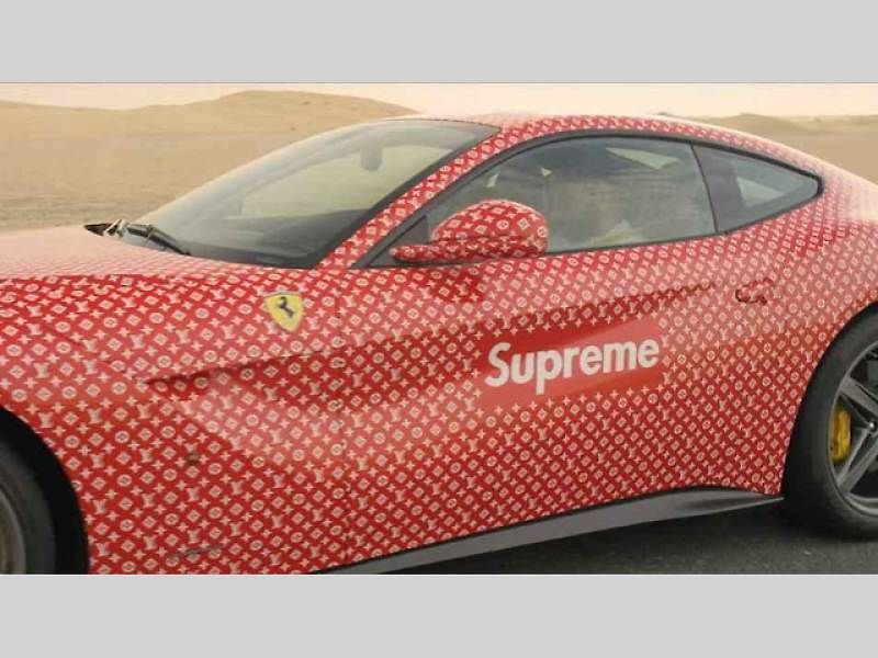 Rašíd Belhasa a jeho Ferrari F12berlinetta.