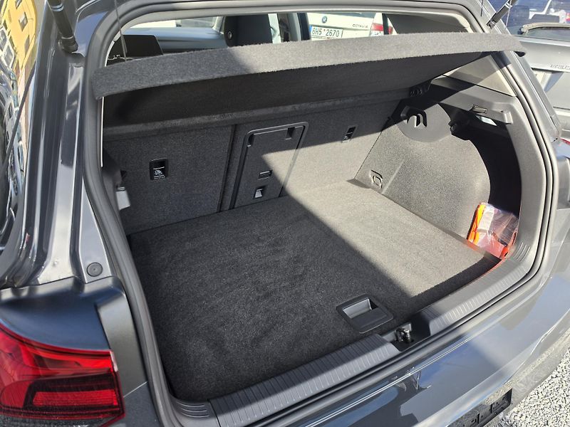 Volkswagen Golf 1.0 TSI 6ti 81kw Led - fotka 5 z 16