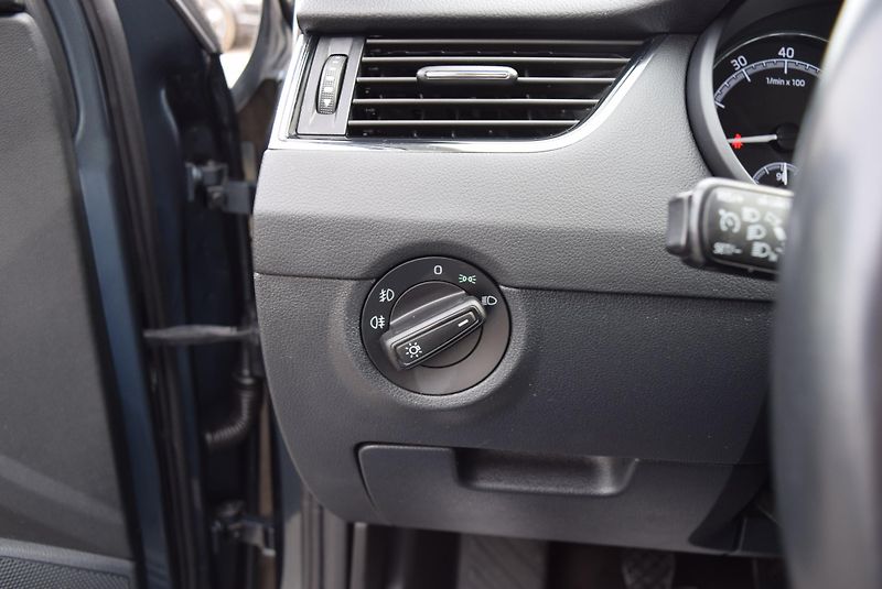 Škoda Octavia (2018) 1.5TSI 110kw AMBITION NAVI OPS - fotka 34 z 46