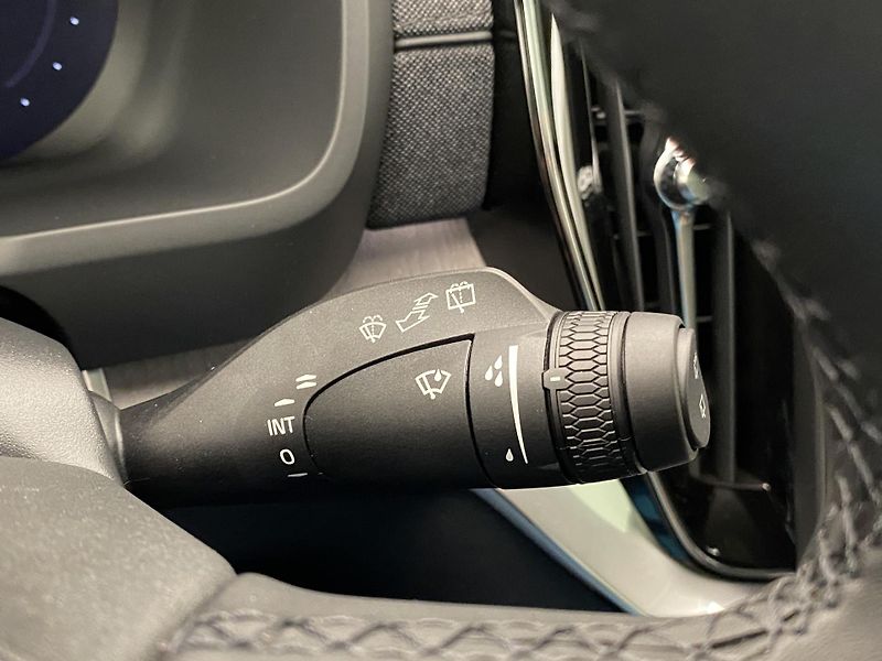 Volvo XC90 (2026) T8 AWD RECHARGE DARK ULTRA - fotka 37 z 68