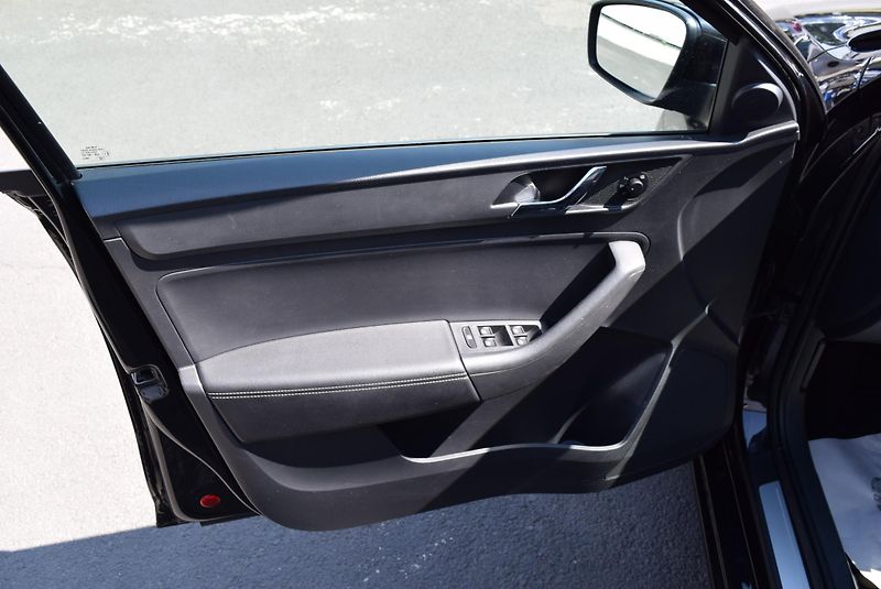 Škoda Rapid (2016) 1.2TSI 81kw STYLE XEN NAVI PAN - fotka 20 z 45