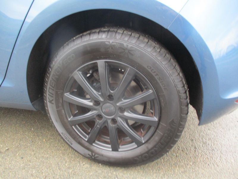Volkswagen Golf TSi*77kW*VÝHŘEV*Z+L PNEU*TOP  - fotka 39 z 47