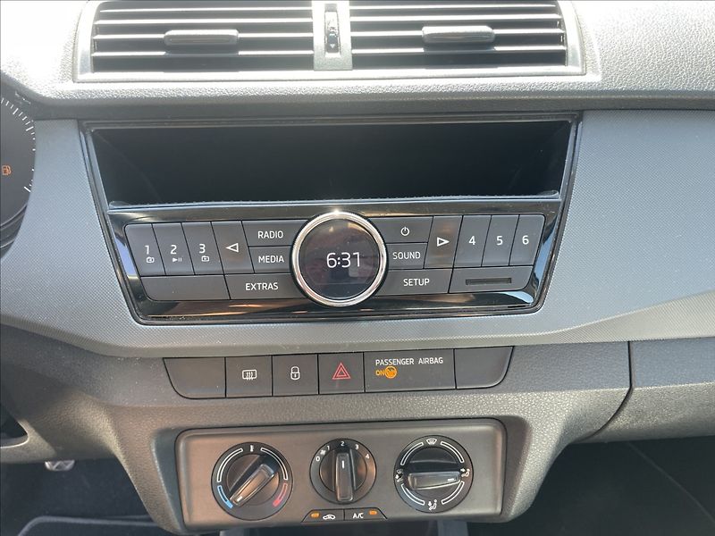Škoda Fabia 1,0 MPi 44kw Klima Euro6 bez k - fotka 16 z 33