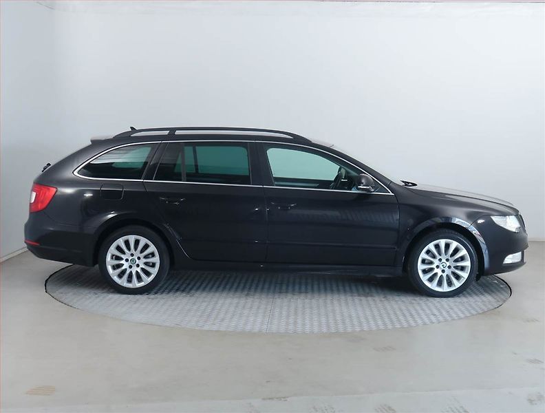 Škoda Superb (2013) Ambition 2.0 TDI, Automat - fotka 6 z 18