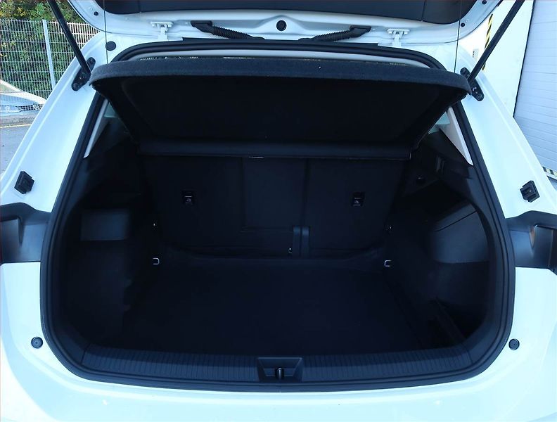 Volkswagen Tiguan (2024) 1.5 eTSI - fotka 14 z 21