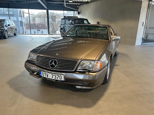 Mercedes-Benz SL (1990) 500 kabriolet - fotka 4 z 26