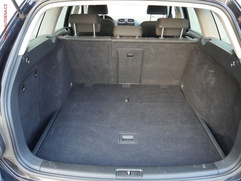 Volkswagen Golf (2010) 1.6 TDi, ČR, autoAC, temp - fotka 8 z 18