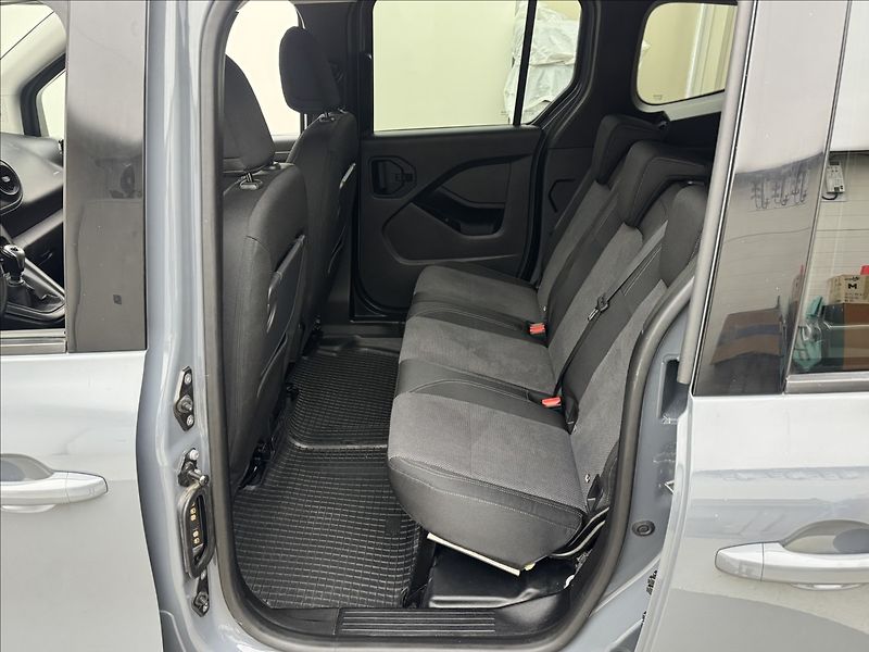 Mercedes-Benz Citan 1,5 TOURER DPH NAV LED 1MAJ ČR - fotka 31 z 38