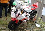 Yamaha R6 Axela Gódickeho.