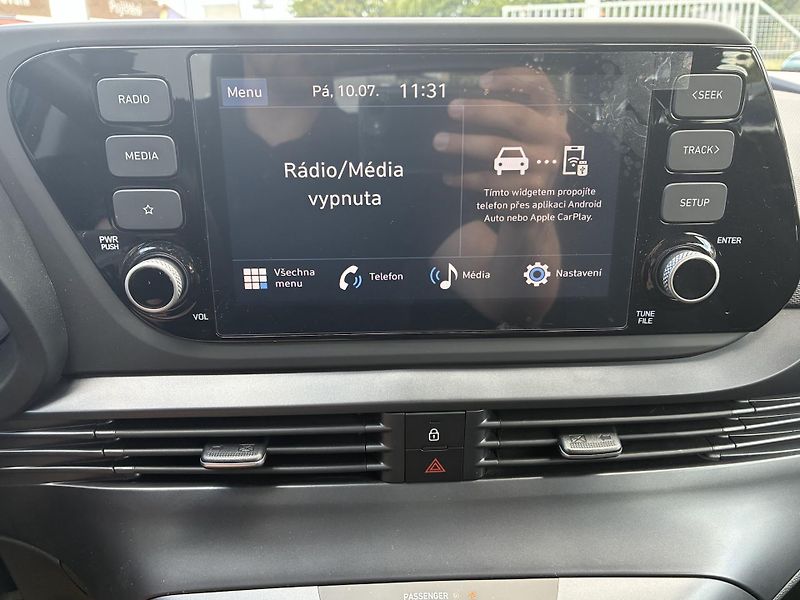 Hyundai i20 1.0T-GDi 74kW REZERVACE - fotka 16 z 22