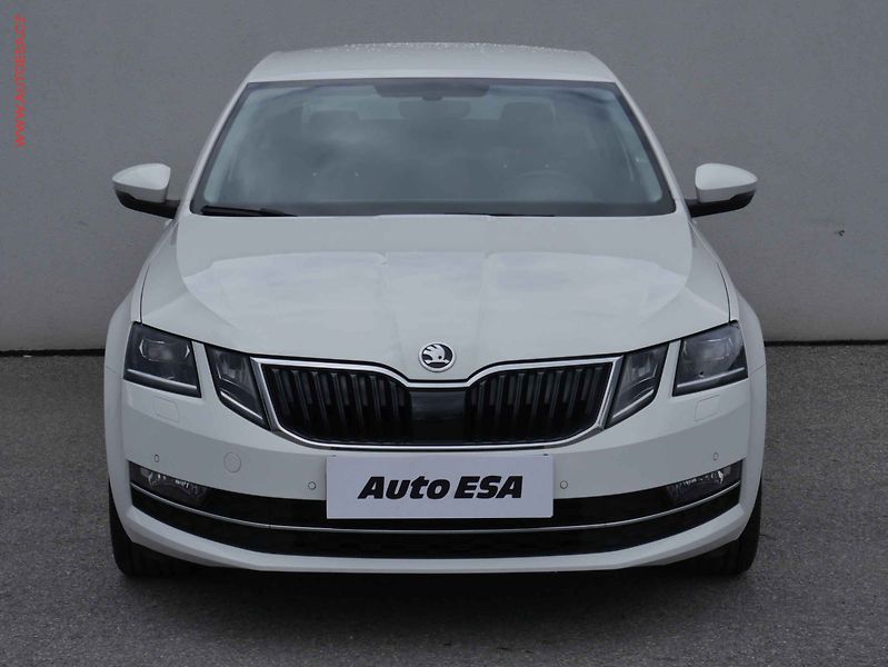 Škoda Octavia (2019) 1.5 TSi, ČR, Style, DSG - fotka 2 z 21