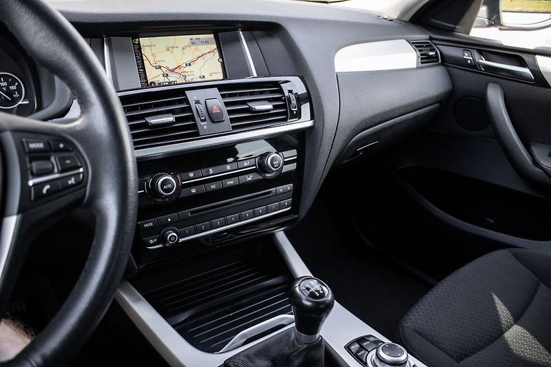 BMW X4 - fotka 16 z 28
