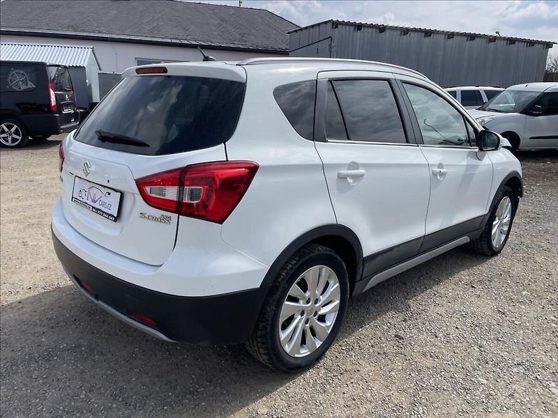 Suzuki SX4 S-Cross 3,0 DDiS 88kw 4x4 havarované, - fotka 4 z 31