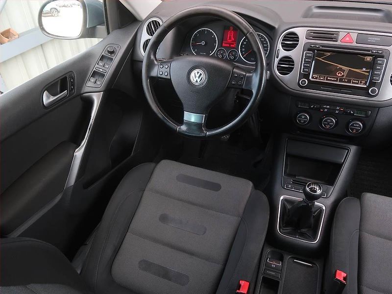 Volkswagen Tiguan (2008) 2.0 TDI, 4X4, Navi, Xenony - fotka 7 z 19