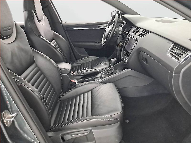 Škoda Octavia (2015) RS 2.0 TDI, Automat, Kůže - fotka 9 z 24