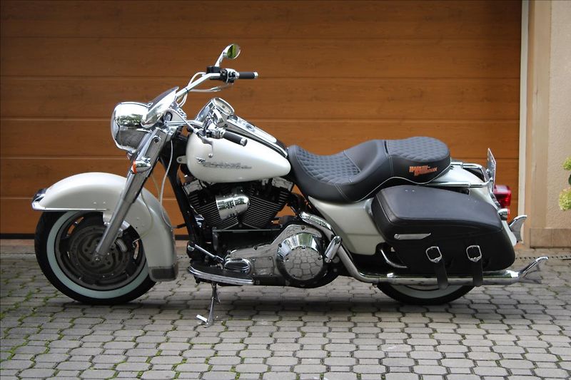 Harley-Davidson 1450 Custom  FLHRSI Road King - fotka 2 z 17