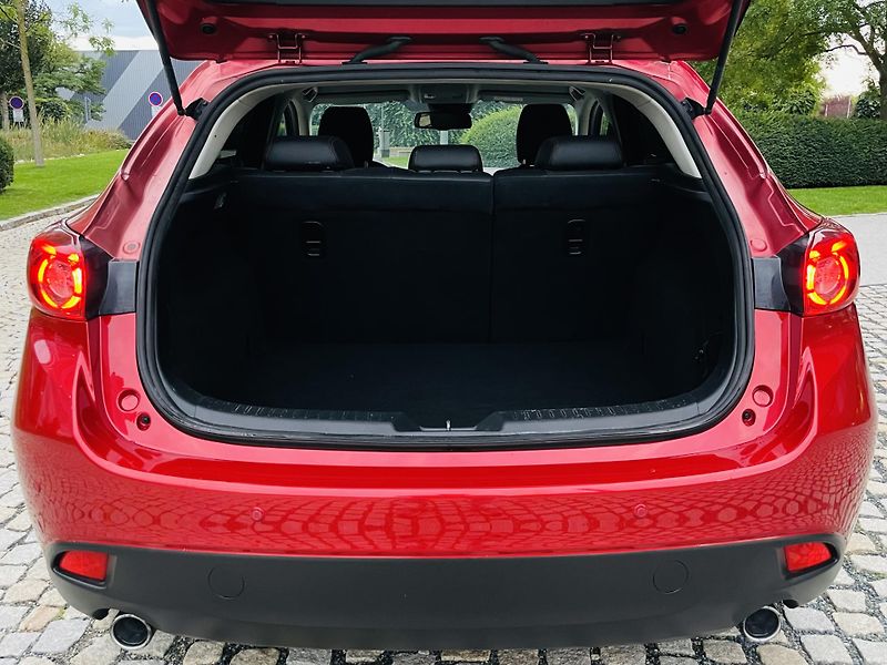 Mazda 3 2.0i MANUÁL SENZORY HEADUP LED - fotka 19 z 43