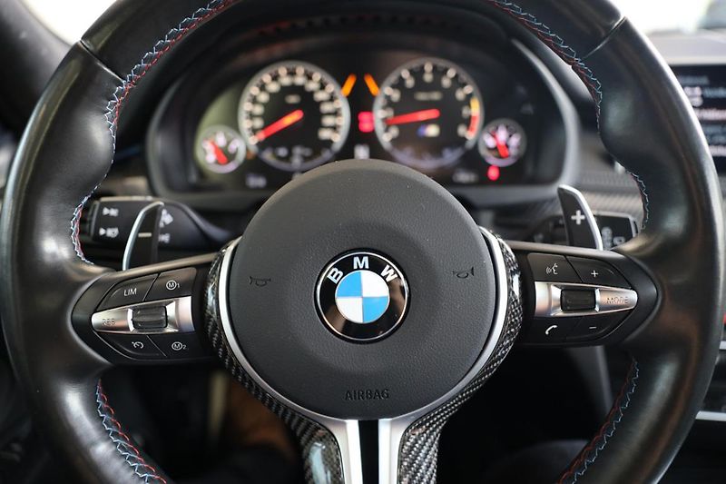 BMW X5 M - fotka 28 z 28
