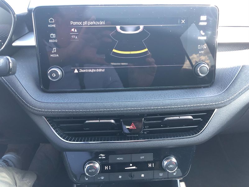 Škoda Fabia 1.0 TSi TOP SELECTION - fotka 21 z 28