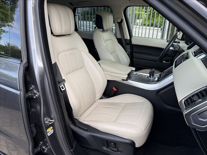 Land Rover Range Rover 3.0 V6 HSE - fotka 9 z 28