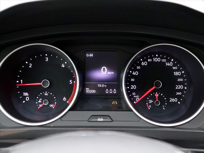 Volkswagen Tiguan 2,0 TDI Comfortline ACC Serv.k - fotka 16 z 29