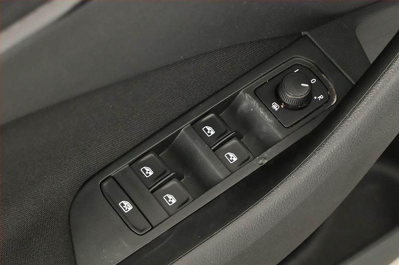 Škoda Scala (2021) 1.0 TSI, Automat, ČR,1.maj - fotka 9 z 12